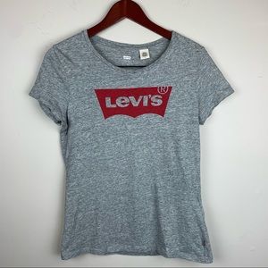 Levi’s logo tee